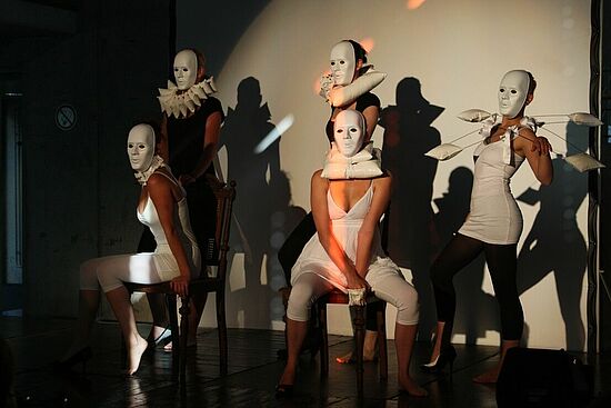 Gruppe: Onstage – Schmuck für den Laufsteg