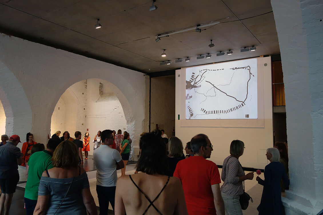 Informatik- und Innenarchitekturstudenten: Schrittmuster