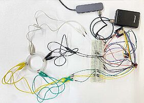 Vibrationstest AVERA Armband