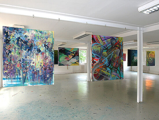 Studierende der Studiengänge Architektur, Innenarchitektur, Kommunikationsdesign und Medien, Produktdesign: FARBE | MALEREI