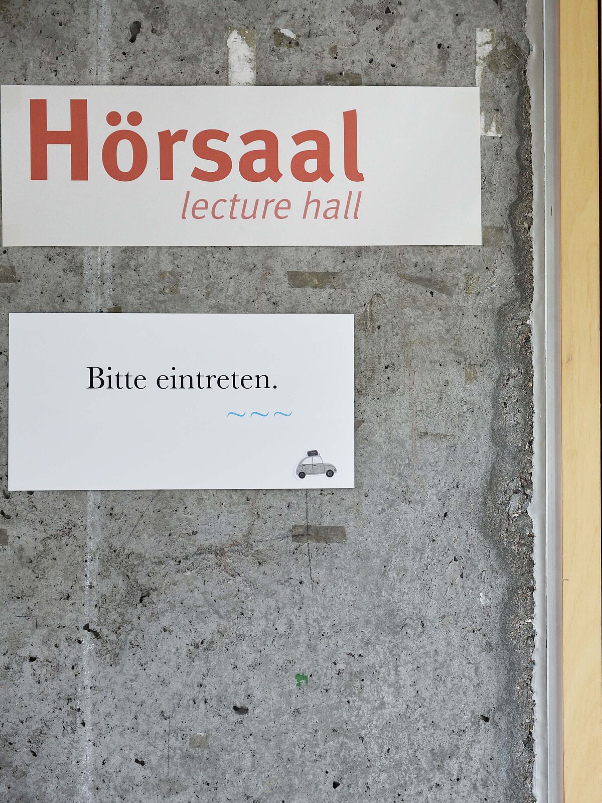 Tür Hörsaal im Haus 7a