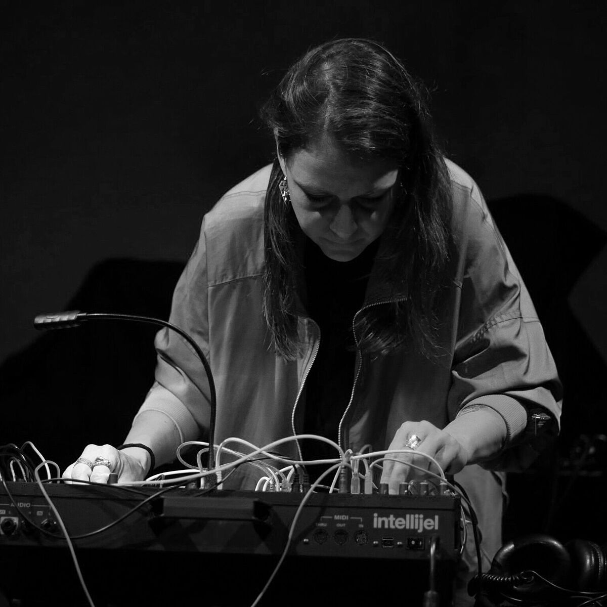 Porträt von der Klangkünstlerin Katharina Bévand