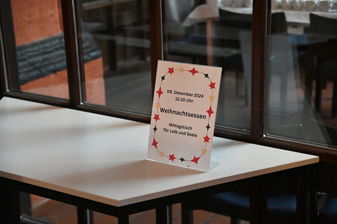 Studierende des 1. Semesters Bachelor Architektur: Exkurs: Weihnachten – Eine Zeit des Gebens und der Gemeinschaft