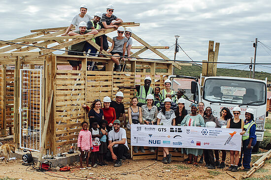 Interdisziplinäres Team: Studentisches Selbstbauprojekt in Südafrika